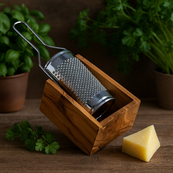 Hartkäse- & Muskatreibe aus Olivenholz - Elysera