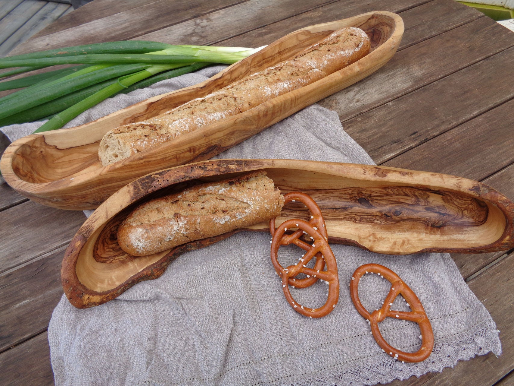 Brotschale RUSTIKAL aus Olivenholz - Elysera