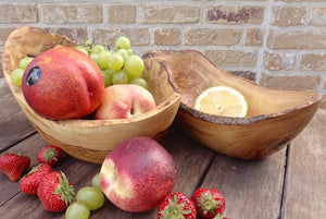 Obstschale rustikaler Rand aus Olivenholz - Elysera
