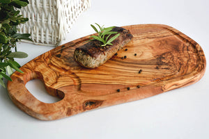 Steakbrett mit Lasche & Saftrille aus Olivenholz - Elysera