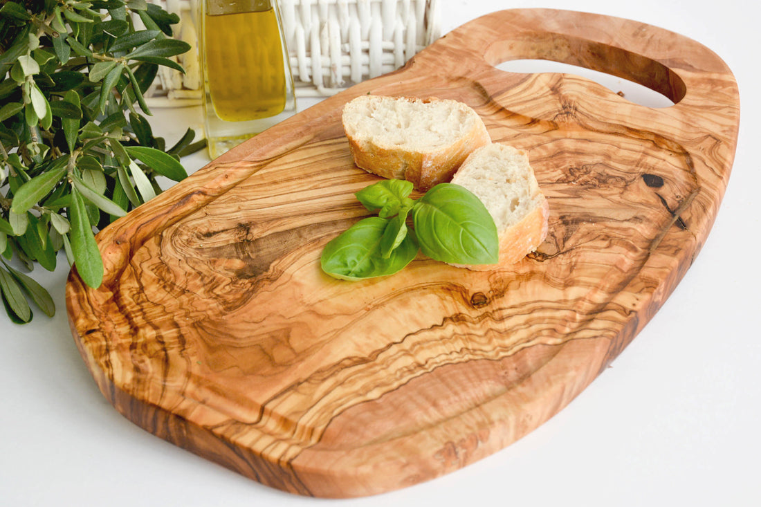 Steakbrett mit Lasche & Saftrille aus Olivenholz - Elysera