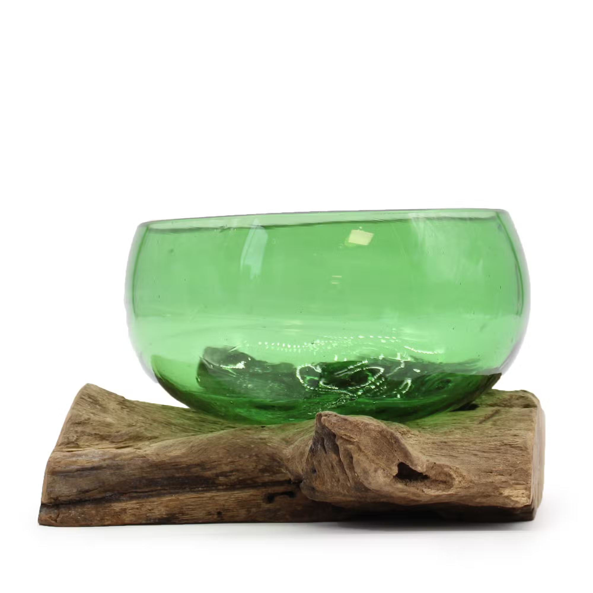 Grüne Glasschale aus Recyclingglas auf Gamalholz – 600 ml