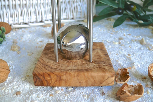 Nussknacker mit Kanonenkugel aus Olivenholz