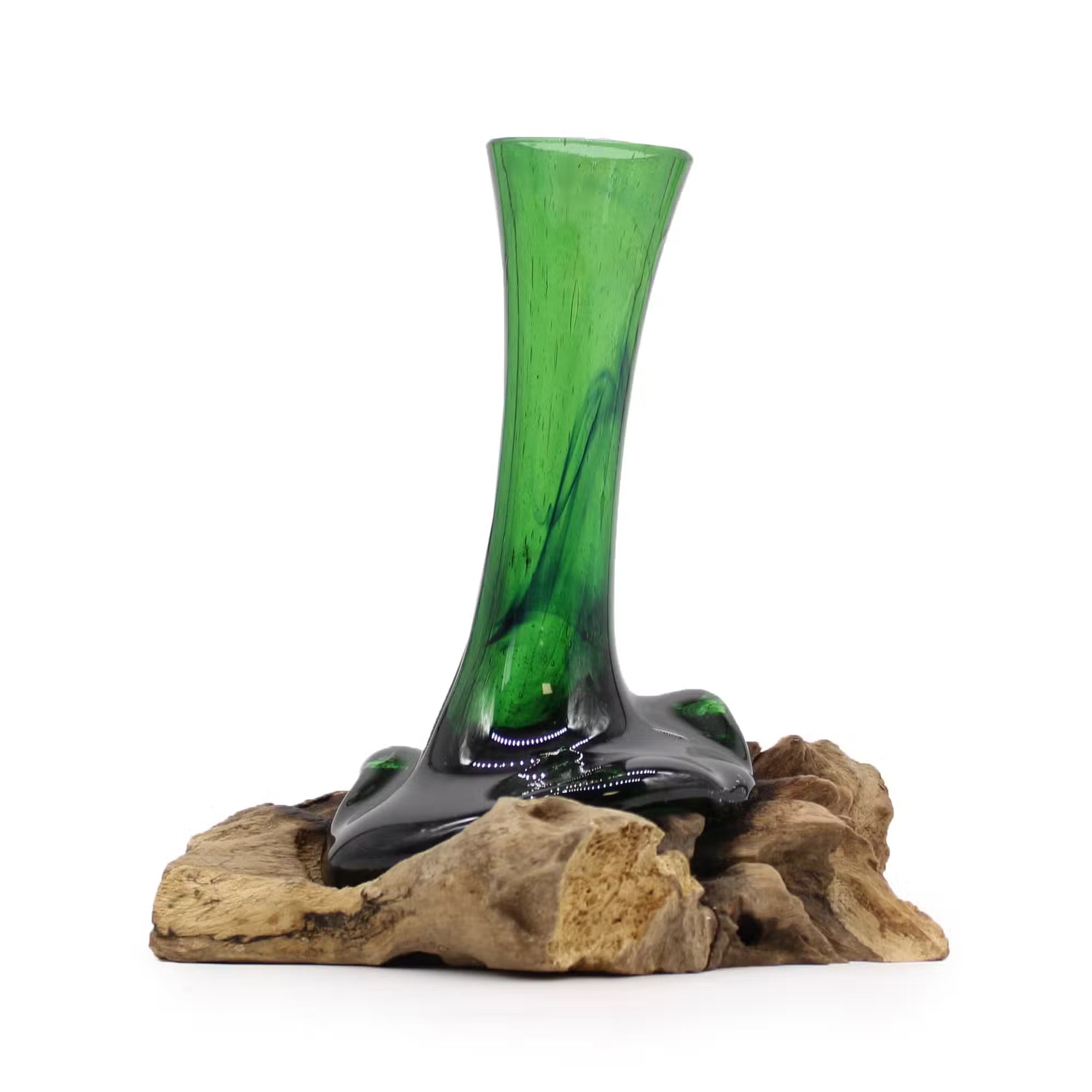 Grüne Glasvase aus Recyclingglas auf Gamalholz – 20 cm