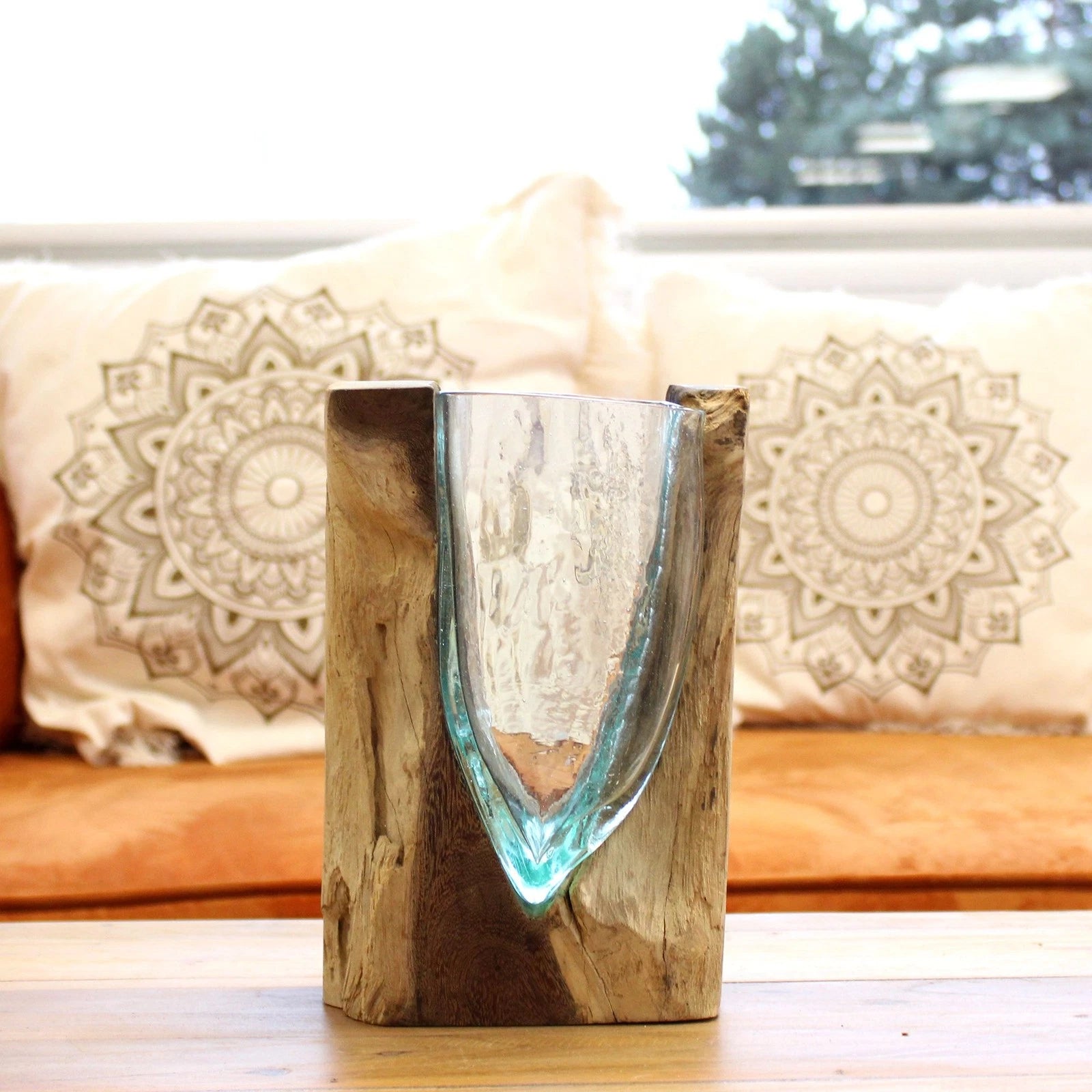 Glasvase aus Recyclingglas auf Gamalholz – 24,5 cm